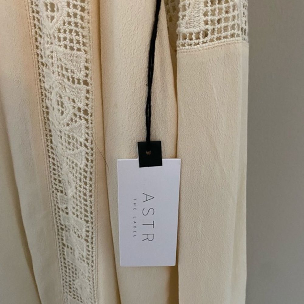 NWT‎ Nordstrom’s ASTR Vintage Cream Dress size large - Picture 4 of 8